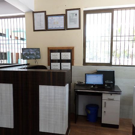Atithi Farm House Hotel Borlai Buitenkant foto