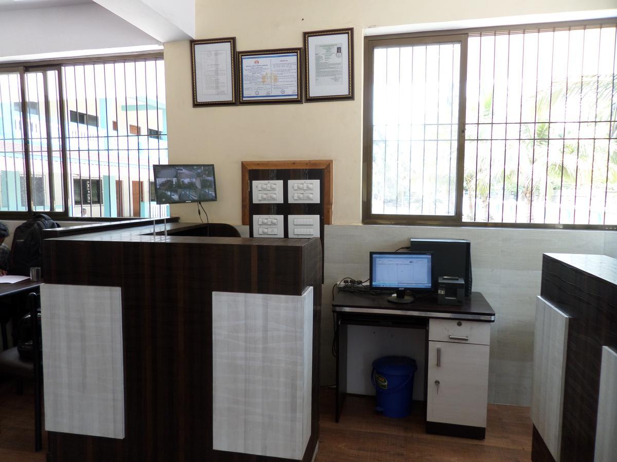 Atithi Farm House Hotel Borlai Buitenkant foto