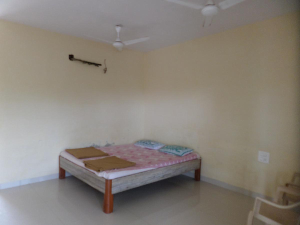 Atithi Farm House Hotel Borlai Buitenkant foto