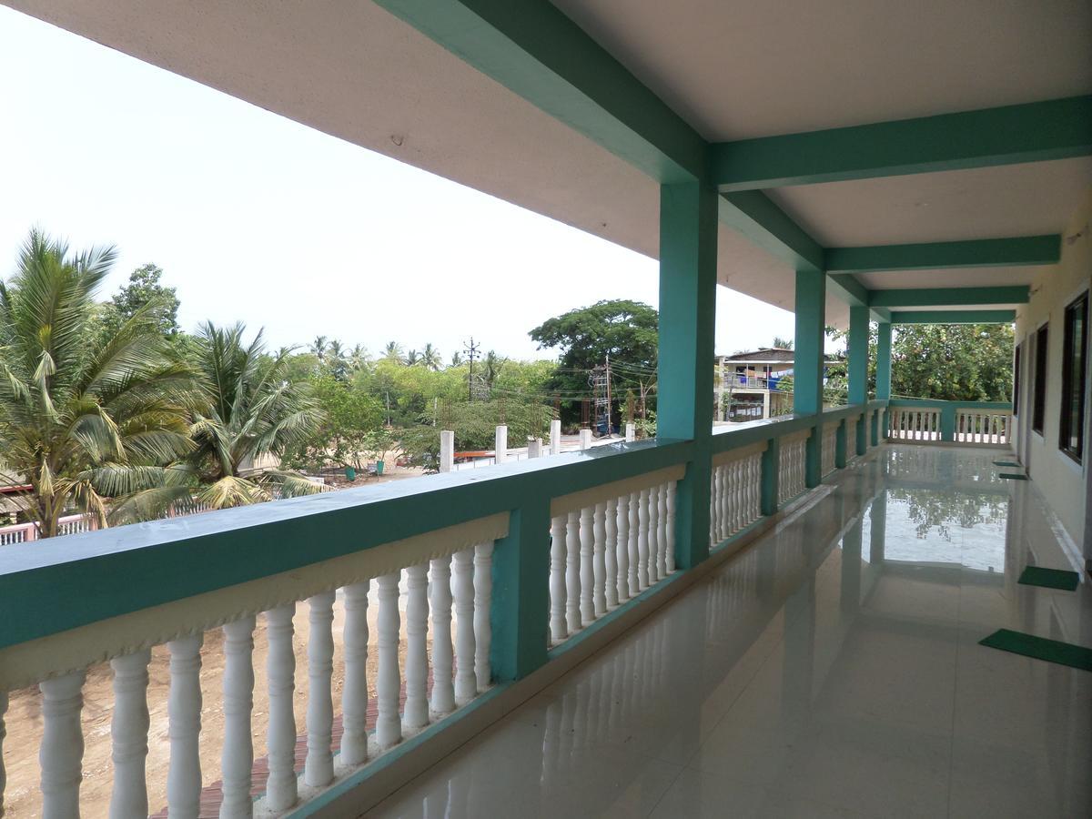 Atithi Farm House Hotel Borlai Buitenkant foto