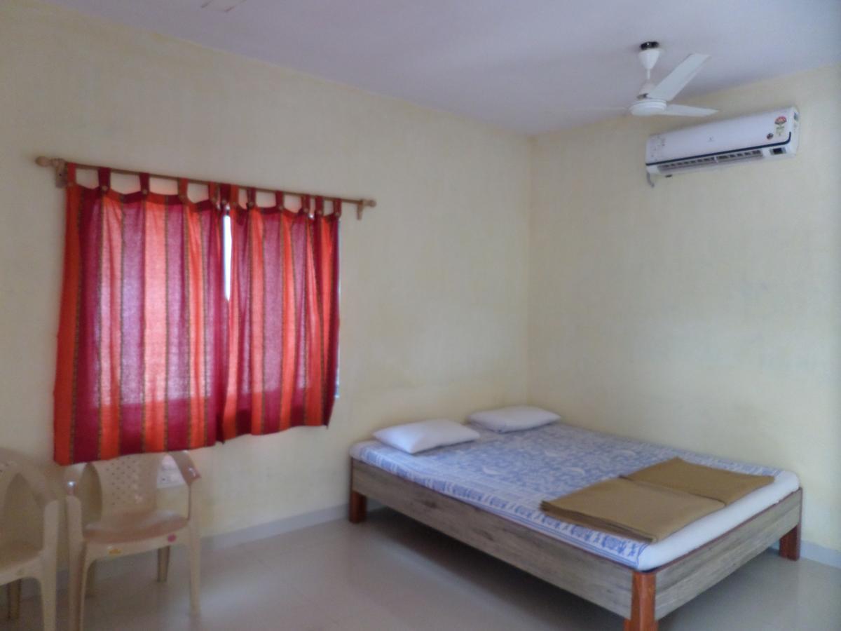 Atithi Farm House Hotel Borlai Buitenkant foto
